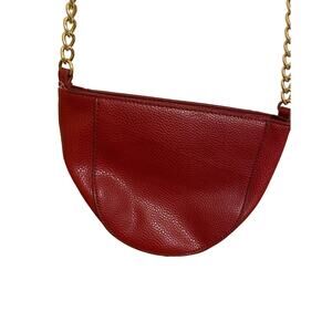 Steve Madden Red Crescent Bag 9 1/2 x 7  Front Outside Pocket   2 Inside Pockets